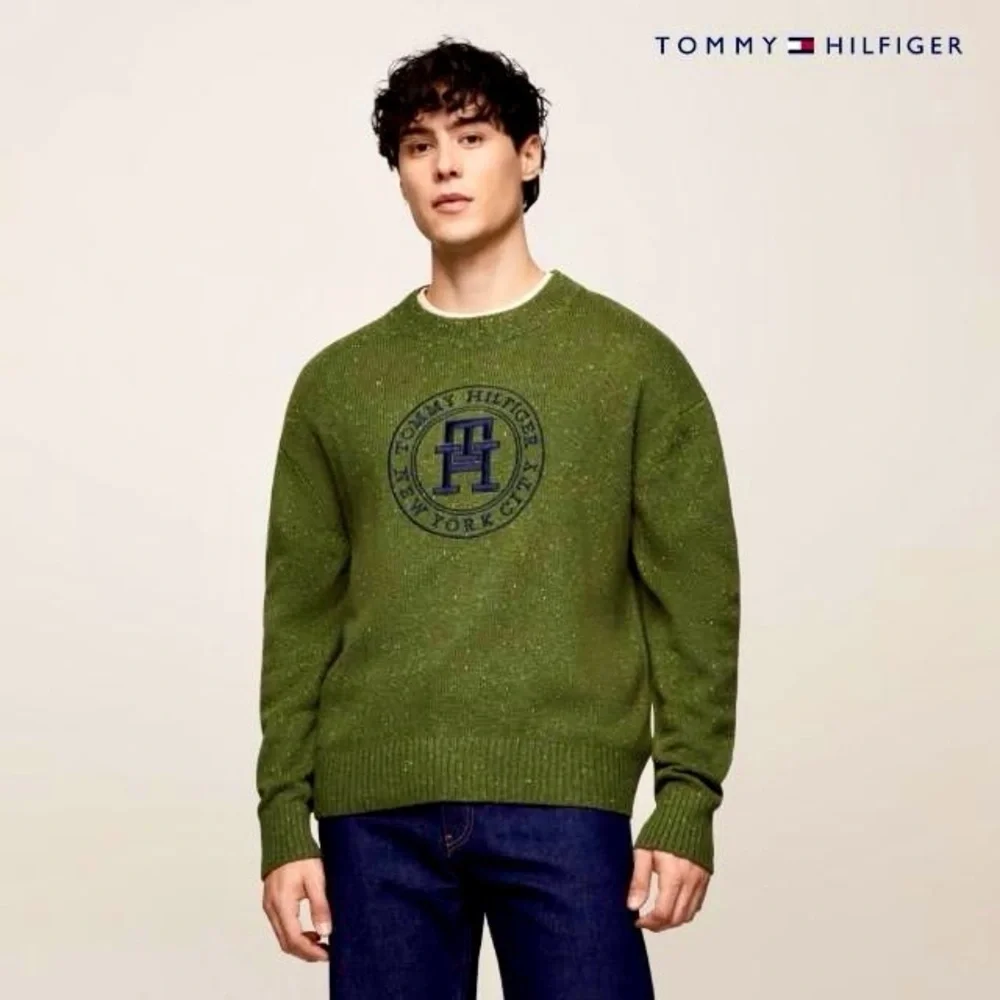 NWT Tommy Hilfiger Crewneck Sweater Unisex - Picture 6 of 12